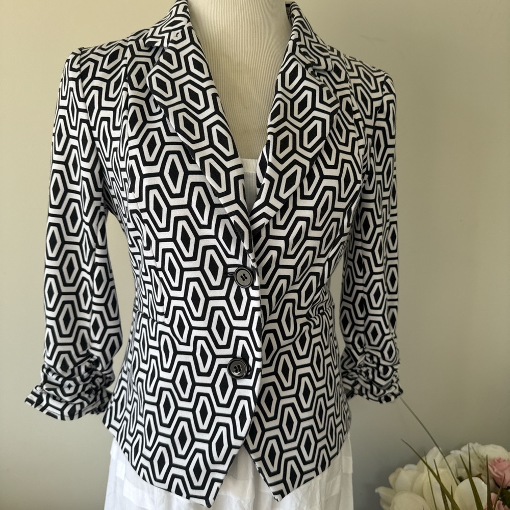 Versona Monochrome Patterned Jacket - image 1